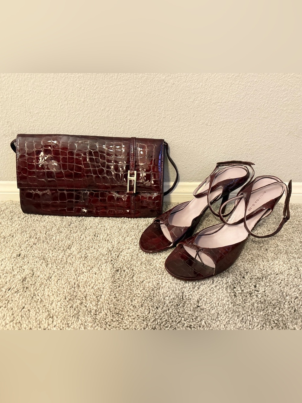 BCBGMaxAzria Burgundy Croc-Embossed Open-Toe Heels and Matching Clutch Sz 10